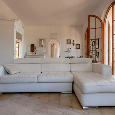 Frühstückspension Casa White 3*
